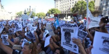 Multitudinaria movilización frente al Congreso para pedir justicia por Fernando Báez Sosa