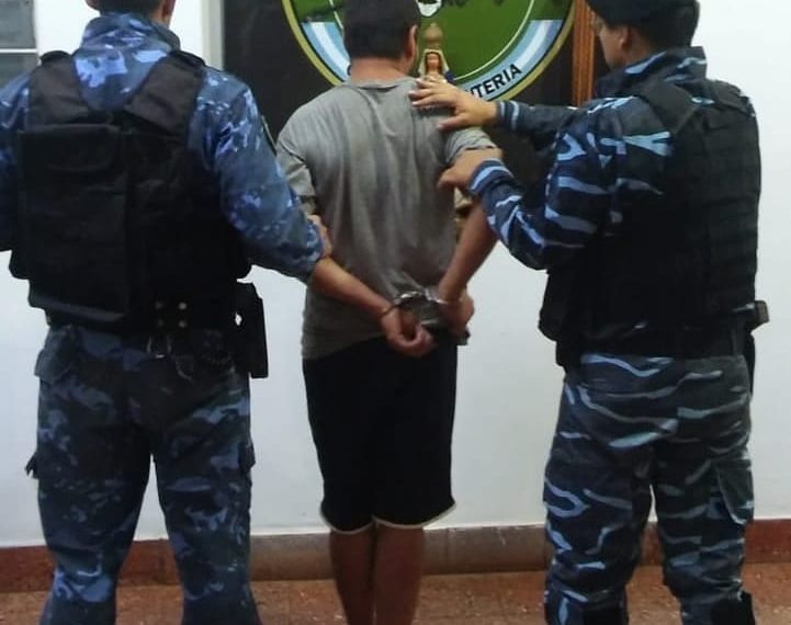 Posadas: lo sorprendieron violentando las puertas de un automóvil y terminó detenido