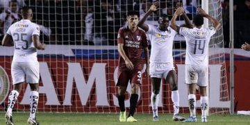 Libertadores: un River alternativo y sin fútbol fue goleado en Quito