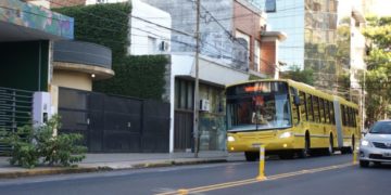 Los colectivos articulados de terminal Quaranta cambiarán el recorrido
