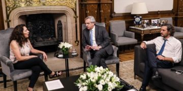 Alberto Fernández limitó las funciones de los espías de la AFI