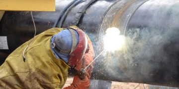 El Gobierno dispuso la prohibición de despidos y suspensiones por 60 días