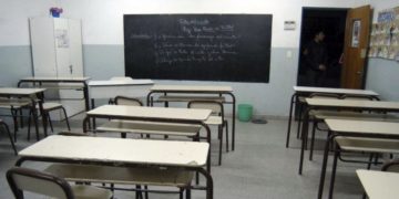 Para el Gobierno, “es difícil imaginar” que regresen las clases al aula luego del 12 de abril