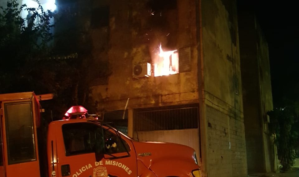 Solo daños materiales dejó un incendio en Villa Cabello