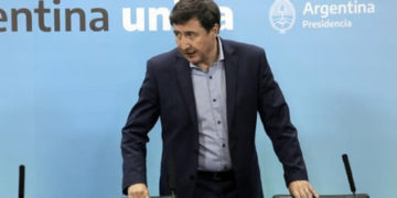 Arroyo echó al funcionario que autorizó compras con sobreprecios