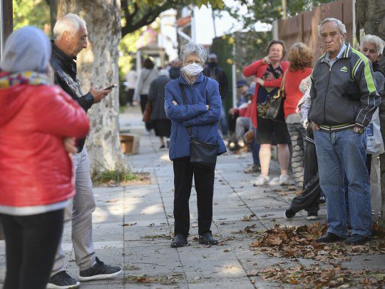 Jubilaciones y AUH: oficializan el aumento de 6,12% a partir de junio