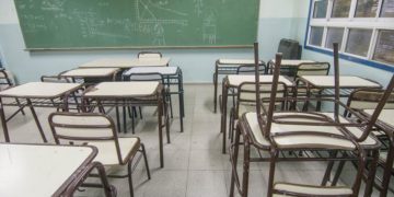 Cómo planea el Gobierno la vuelta a clases y las licencias para padres