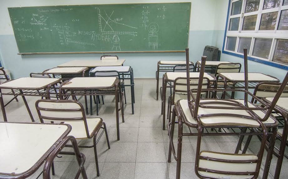 Cómo planea el Gobierno la vuelta a clases y las licencias para padres