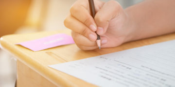 Los alumnos de secundaria que adeuden materias podrán rendirlas hasta el 19 de junio