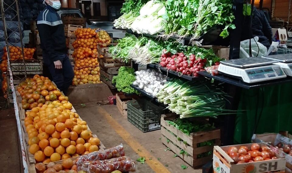 Ferias Francas: presentan nuevo stand para exhibir productos hortícolas