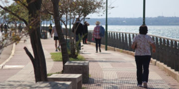 Mayores de 60 años podrán realizar caminatas recreativas este miércoles