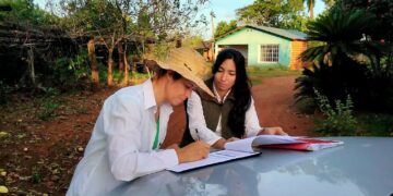 Firmaron convenios de asistencia financiera para emprendimientos frutihortícolas en zonas tabacaleras