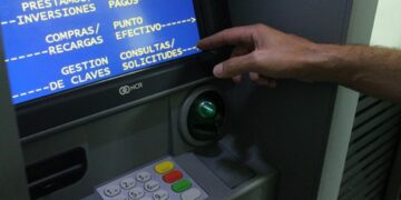 Misiones: este sábado cobran pasivos y el martes 30 los activos de la Provincia