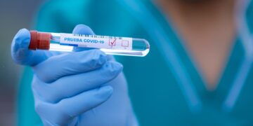 Marcha atrás de la OMS: los asintomáticos pueden contagiar el coronavirus