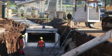 Construyen desagüe pluvial en la travesía urbana de Posadas
