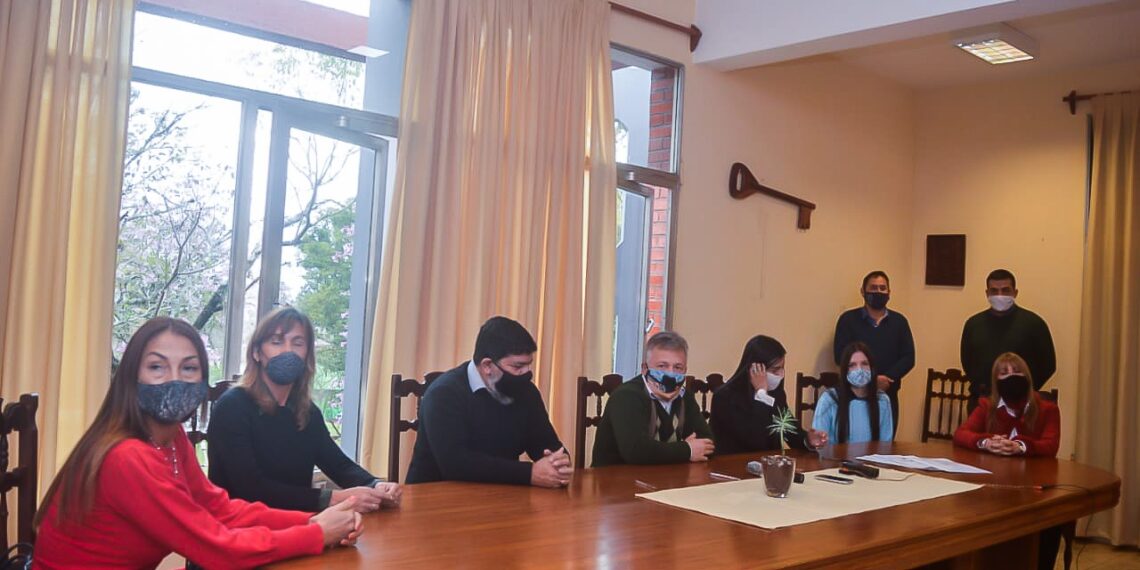 Los trabajadores de la cultura podrán terminar sus estudios escolares gracias a un convenio de Cultura Misiones con el SiPTeD
