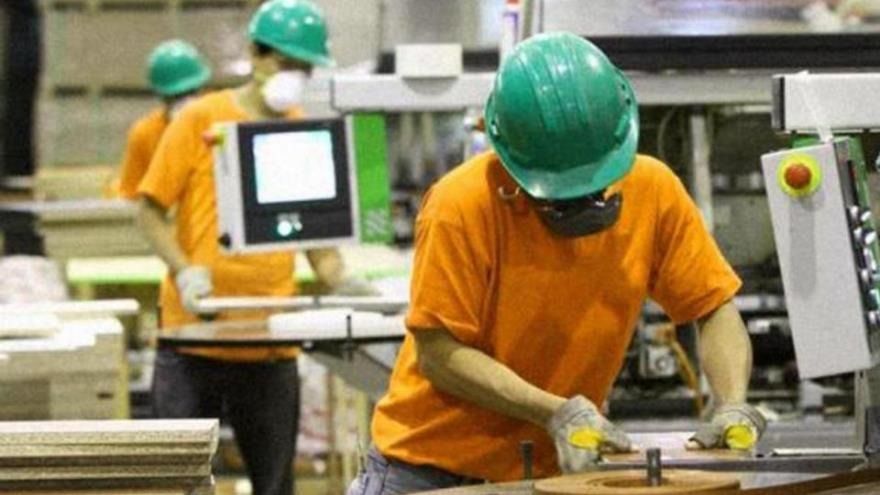 Extienden hasta fin de septiembre la prohibición de los despidos