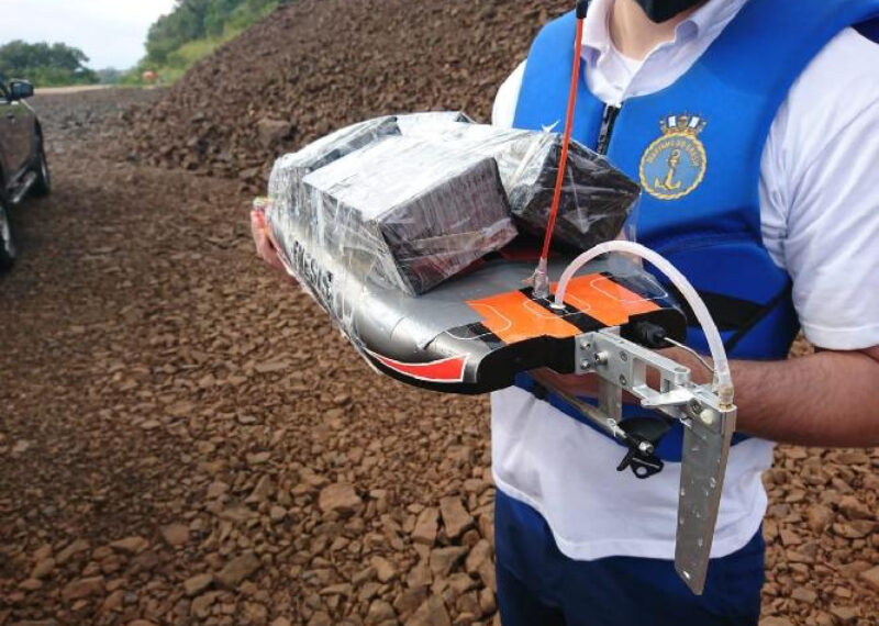 Insólito: incautan lancha a control con celulares de contrabando