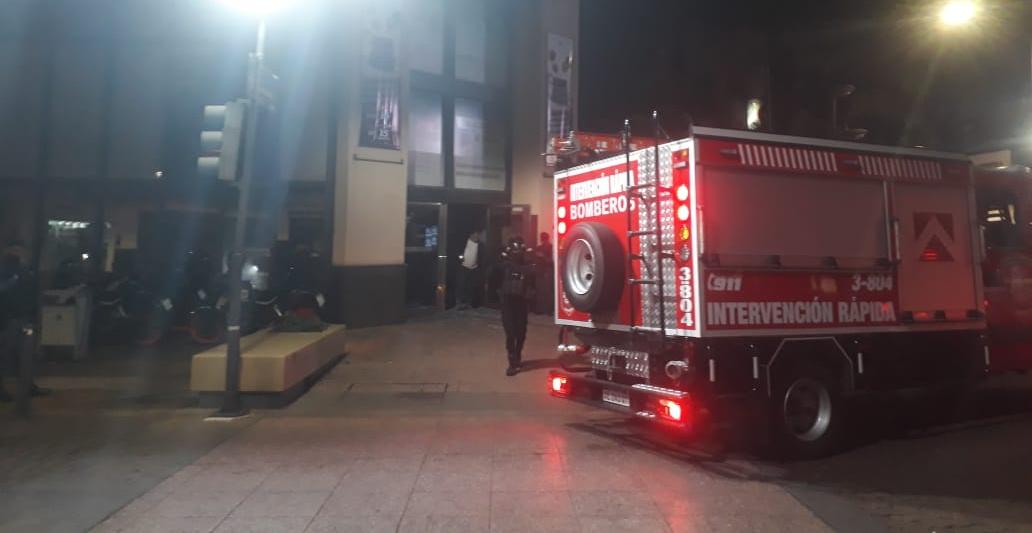 Posadas: principio de incendio en el Shopping