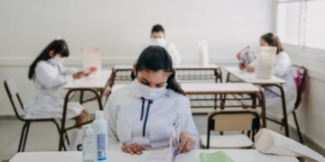 San Juan, la primera provincia en volver a las aulas: no más timbre, bancos a 2 metros y recreos por tandas