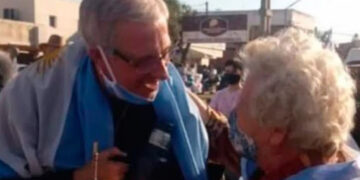 Intendente que estuvo en la marcha anticuarentena tiene coronavirus