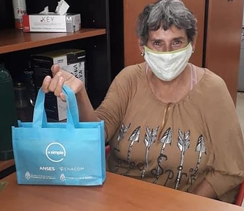 Entregaron más de mil tablets para adultos mayores