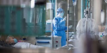 Coronavirus: confirman 8.159 nuevos casos y 214 muertes en las últimas 24 horas