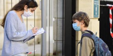 La OMS advirtió que reabrir las escuelas “solo empeorará la situación”