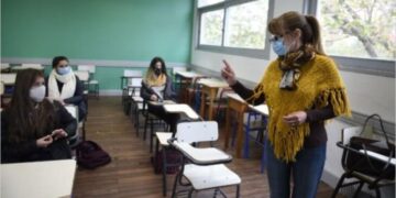 El retorno a las clases presenciales en Misiones sería para alumnos de los últimos años, en la segunda quincena de septiembre