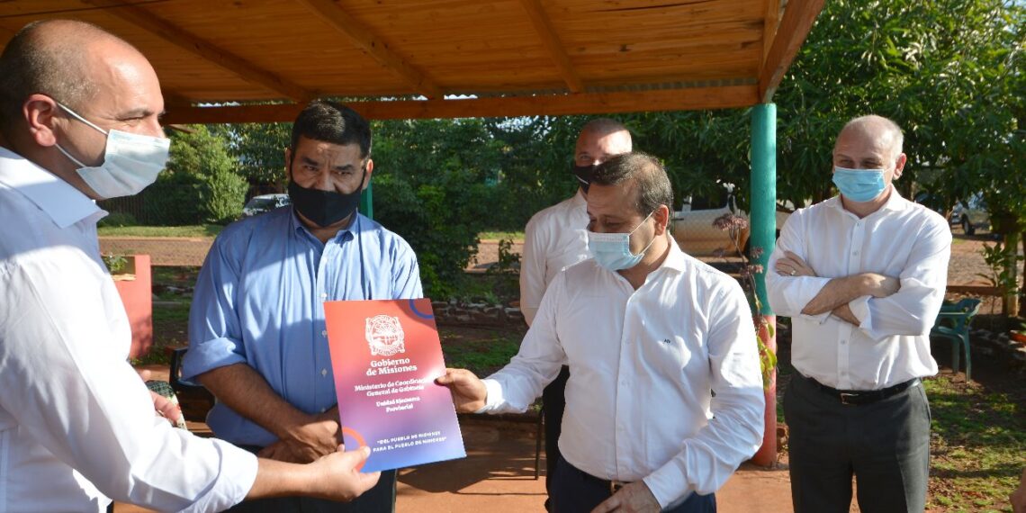 Entregaron títulos de propiedad en San Ignacio