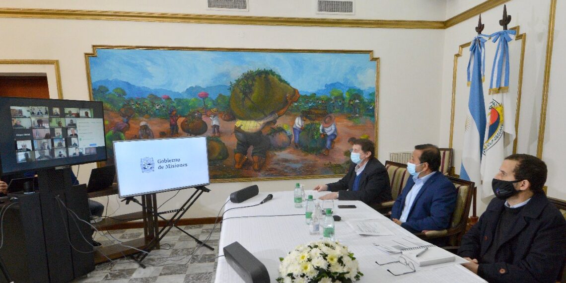 El Gobierno provincial anunció una línea de crédito para la compra de maquinaria municipal