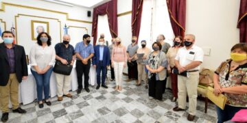 El Gobernador entregó subsidios a bibliotecas populares y asociaciones civiles