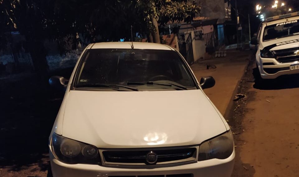Detuvieron a un automovilista que habría huido tras colisionar con una moto