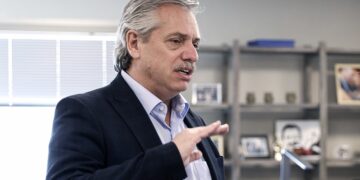 Deuda: Gobierno selló acuerdo con los bonistas por la reestructuración y despeja el horizonte financiero