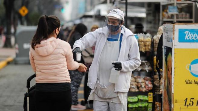 Coronavirus: Argentina superó los 10 mil casos en un día por primera vez desde que se declaró la pandemia