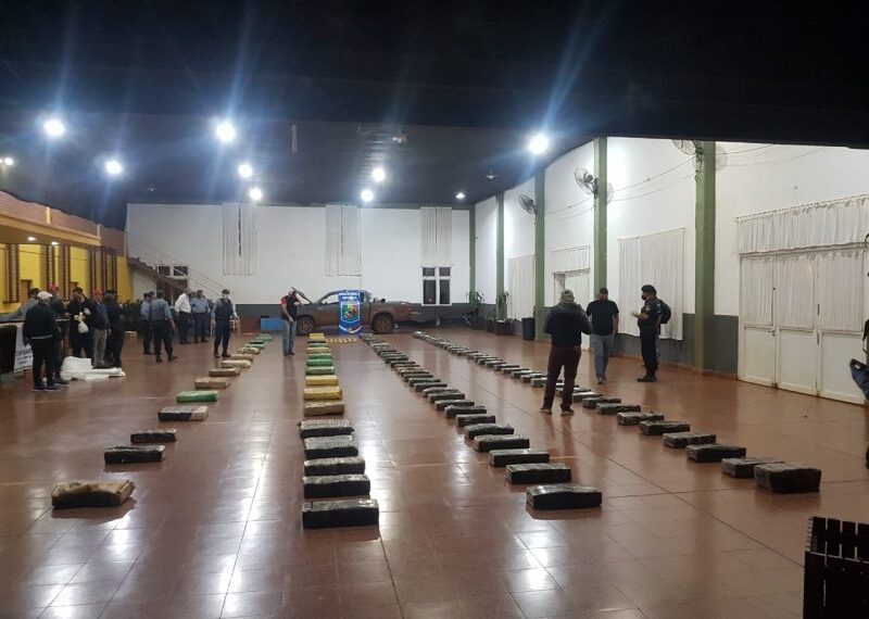 Secuestran más de una tonelada de marihuana
