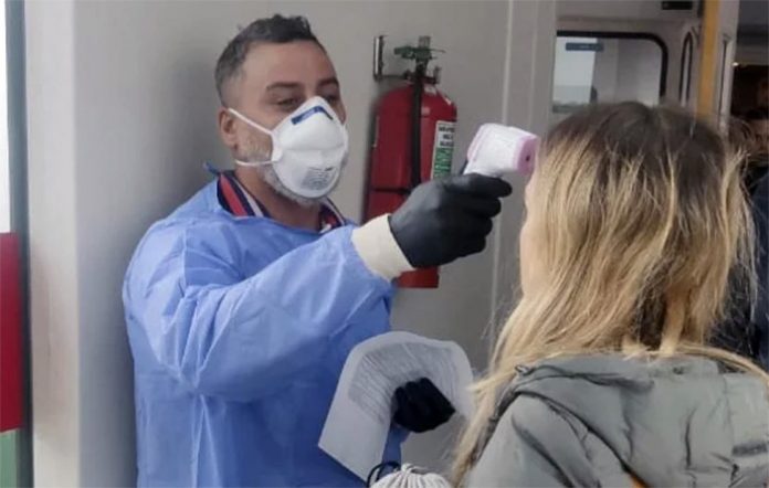 Coronavirus: agregan cefalea, diarrea y vómitos a la definición de caso sospechoso