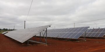 Llegaron los paneles solares para la Central Fotovoltaica que construye el IPRODHA en Itaembé Guazú