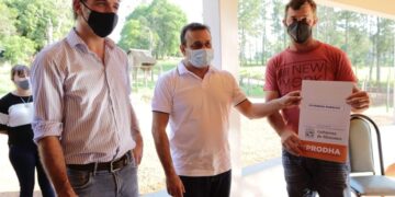 El Gobernador entregó viviendas rurales en Colonia Aurora