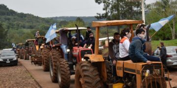 Municipios avanzan con el registro de tractores usados presentes en las chacras misioneras