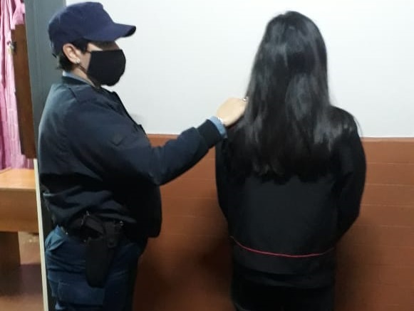 Detuvieron a la madre de la beba hallada con un cuchillo incrustado en el cuerpo