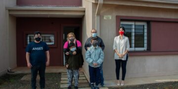 Cinco familias misioneras recibieron sus viviendas en la nueva etapa del Procrear