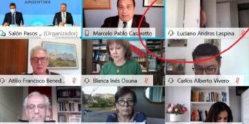Un diputado se olvidó la cámara prendida mientras se cambiaba en plena presentación del Presupuesto 2021