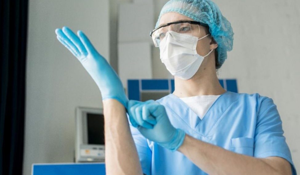 El Gobierno oficializó la extensión del pago de un bono para los trabajadores de la salud