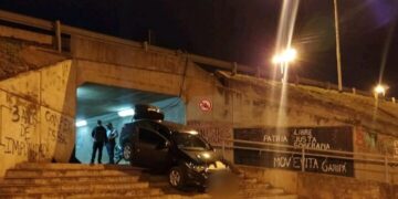 Alcoholizado intentó evadir un control y despistó en un túnel peatonal de Garupá