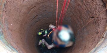 Rescataron a un abuelo que cayó a un pozo de agua en Montecarlo