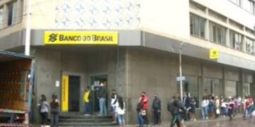 Llevaba 12 horas muerto y lo llevaron en silla de ruedas para cobrar la pensión