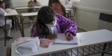 Misiones: vuelven a las aulas los alumnos de los últimos años del secundario