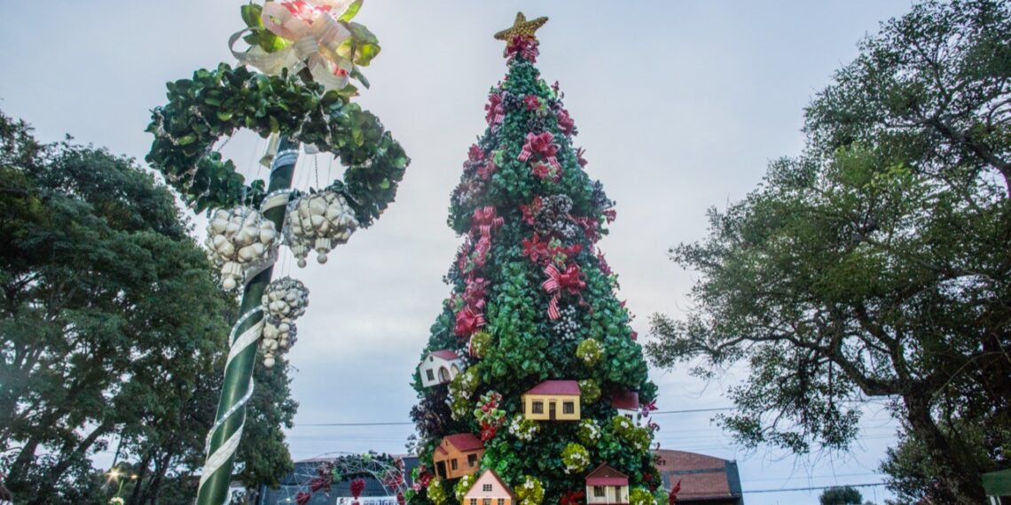 El Gobernador inauguró la Fiesta de la Navidad en Capioví