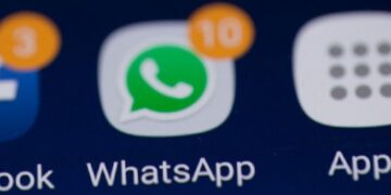 WhatsApp: el truco para modificar el color de las letras